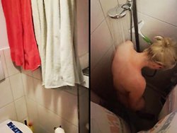 voyeur - Pilla su esposa masturbándose en la ducha