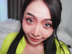 sodomie, Asiatique - Une jolie asiatique se prend une bite dans le cul